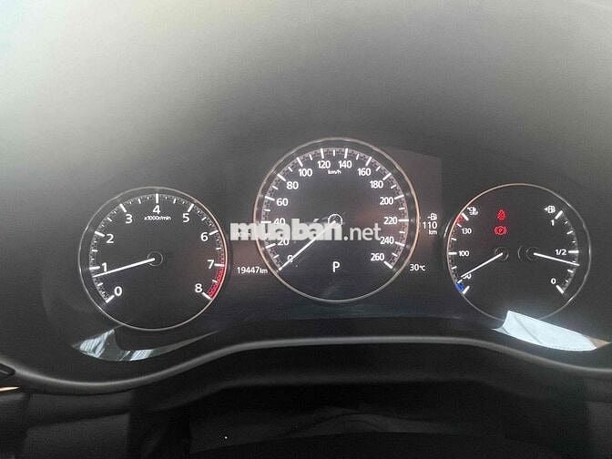 Mazda 3 2024 1.5L Luxury - 19000 km