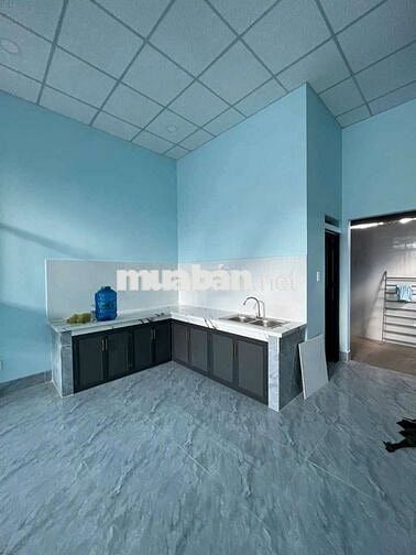 Nhà mới xây 1 phòng kín 1 phòng hở.gần chợ Bình Thành