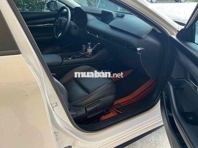 Mazda 3 2024 1.5L Luxury - 19000 km
