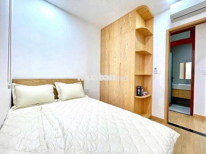 Căn hộ Một phòng ngủ Trong Một Ngôi Nhà Châu Âu - 70 m2-nhà bếp lớn