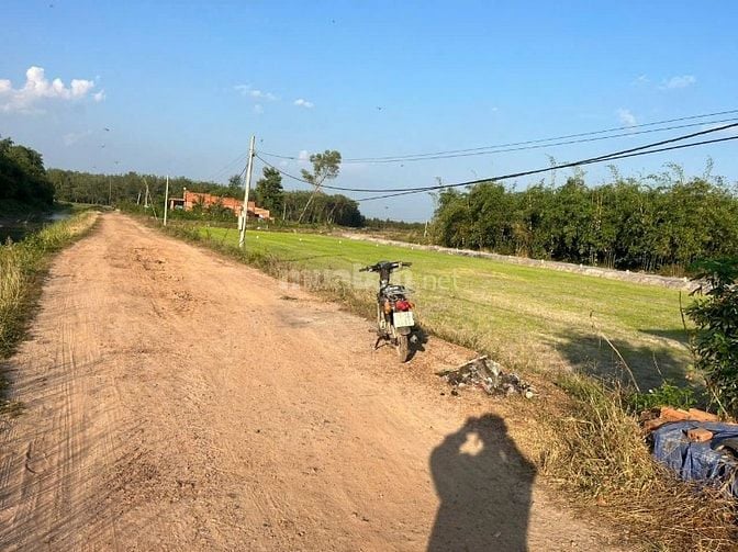 5x35 full thổ cư. Đường xe hơi. Dân đông. Chỉ 180tr hết đất 