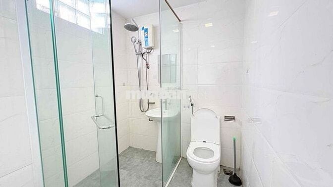 STUDIO CỬA SỔ LỚN VIEW BITEXCO FULL NỘI THẤT THANG MÁY NGAY BẾN THÀNH