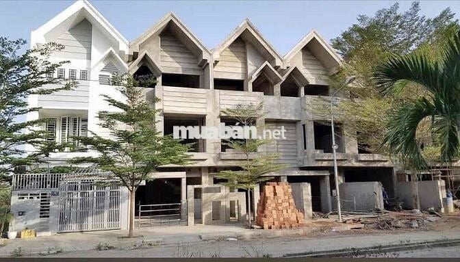Bán lô đất ngay khu vực ngã 4 Bà Điểm Đường Phan Văn Hớn + Bà