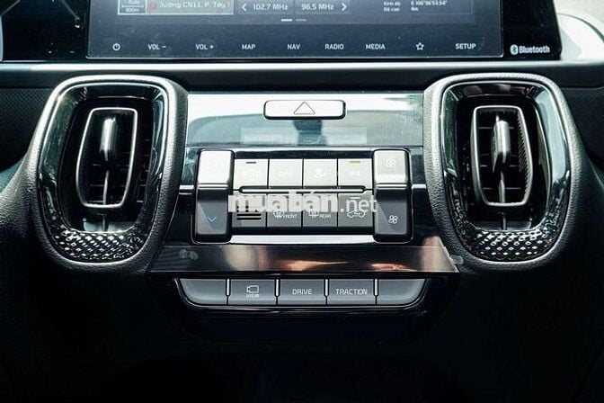 Kia Sonet Premium 2023 - 2940 km