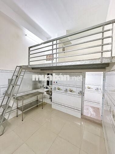DUPLEX SIÊU RỘNG GÁC CAO 2M , CỬA SỔ TRỜI THOÁNG MÁT CẢ NGÀY