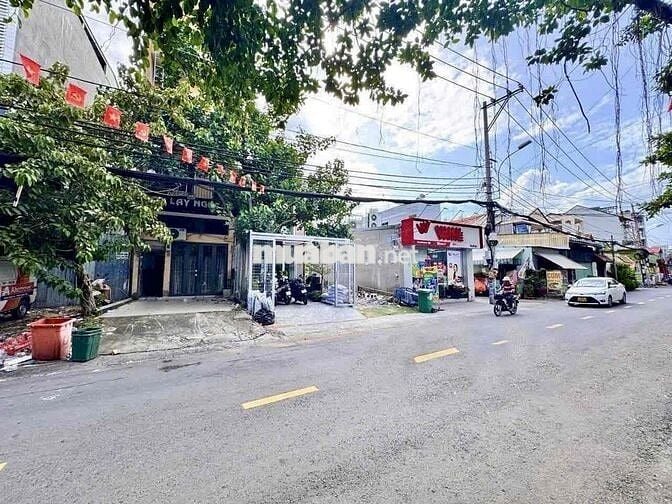 Lô đất gần 100m2, mặt tiền kinh doanh, bên cạnh Siêu Thị Gigamall.