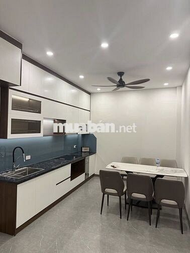 Em đang cần bán nhà 40m, 5 tầng tại Trần Phú,HĐ,ngõ to chỉ nhỉnh 7 tỷ