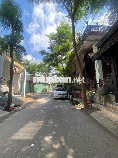 Cho Thuê Nhà 5 Lầu . 5 PN .5WC Sát KĐT Vạn Phúc . Đường Thông