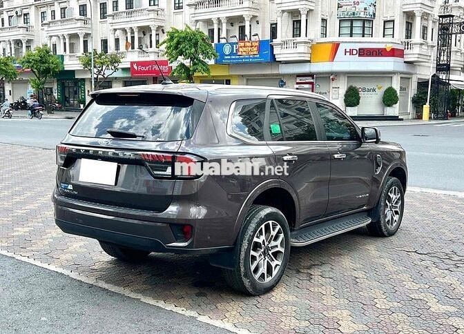 Ford Everest Titanium 2 cầu 2024 xuất hoá đơn cao