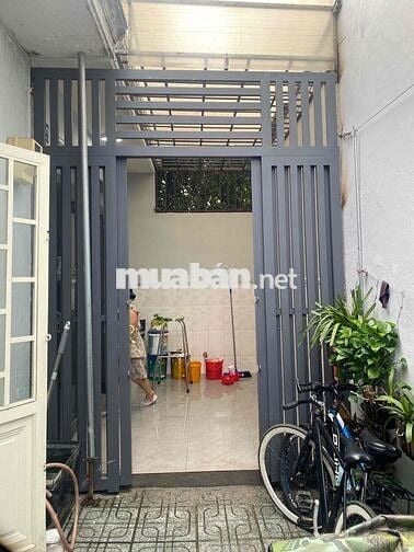 Nhà sổ hồng đẹp, 3 phòng ngủ, 1 xẹc đường HT17, Q12