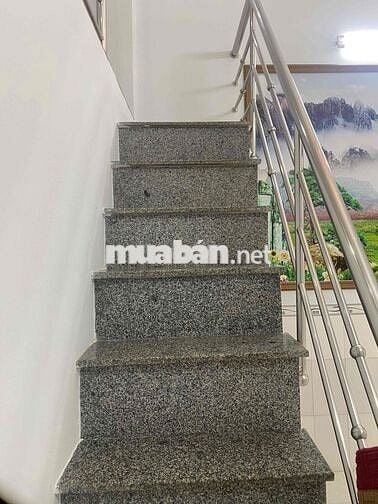 Nhà sổ hồng đẹp, 3 phòng ngủ, 1 xẹc đường HT17, Q12
