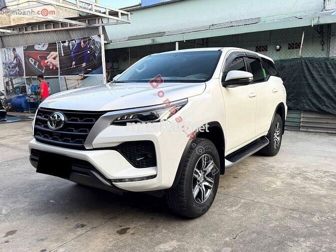 Toyota Fortuner 2.4L 4x2 MT 2022 - 810 Triệu