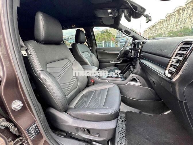 Ford Everest Titanium 2 cầu 2024 xuất hoá đơn cao