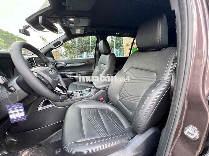 Ford Everest Titanium 2 cầu 2024 xuất hoá đơn cao