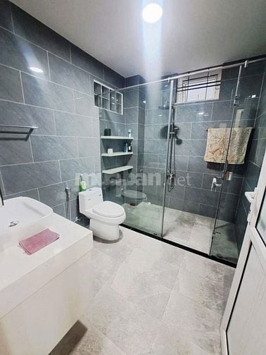 Ra nhanh nhà Phan Văn Trị, P.2, Q.5, (54,5m2), giá chỉ 2,85 tỷ, sổ sẵn