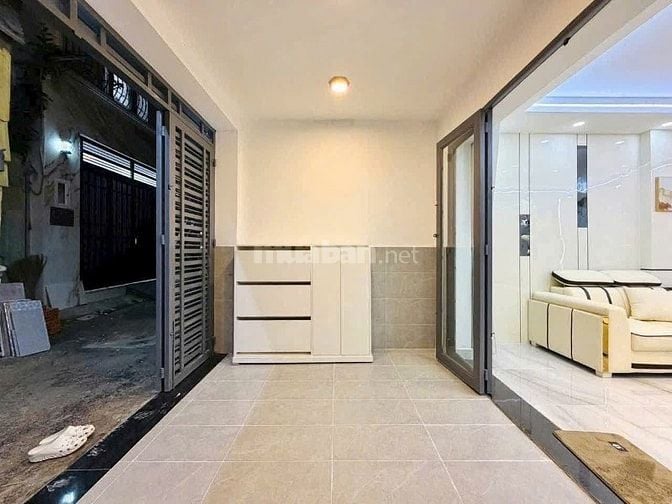Ra nhanh nhà Phan Văn Trị, P.2, Q.5, (54,5m2), giá chỉ 2,85 tỷ, sổ sẵn