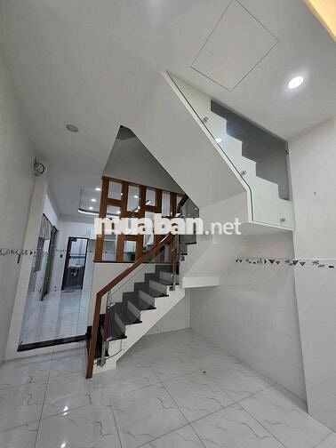 CẦN BÁN NHÀ NGUYÊN CĂN 3PN, 4 WC, Nguyễn Hồng Đào, Tân Bình