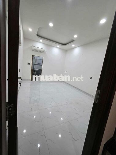 CẦN BÁN NHÀ NGUYÊN CĂN 3PN, 4 WC, Nguyễn Hồng Đào, Tân Bình