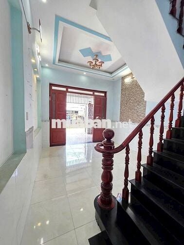 NHÀ TRỆT LẦU SỔ RIÊNG GẦN TRUNG TÂM Y TẾ DĨ AN CẦN BÁN GẤP
