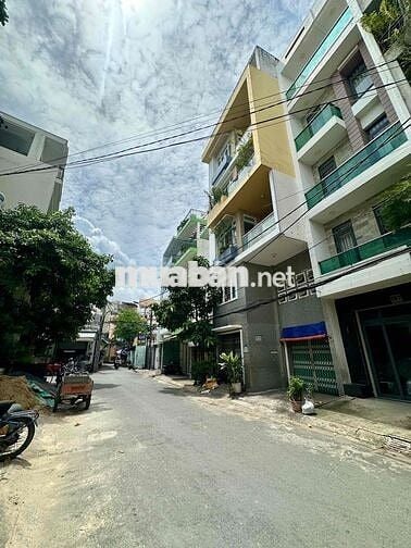 BÁN NHÀ NÁT VÀI BƯỚC MẶT TIỀN PHẠM VĂN HAI ĐƯỜNG NHỰA 10M THÔNG THOÁNG
