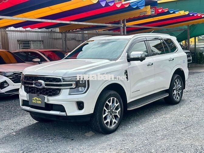 Ford Everest 2022 Titanium Plus 2.0L 4x4 AT