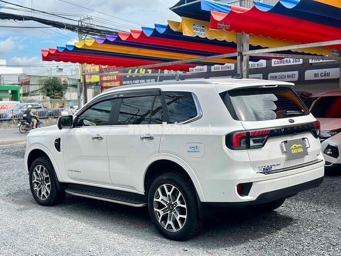 Ford Everest 2022 Titanium Plus 2.0L 4x4 AT