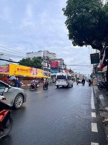 Cần bán 1 căn nhà ( Đang cho thuê)(Hẻm xe hơi)diện tích khủng được 63m