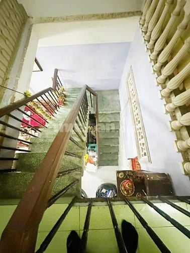 Cần bán 1 căn nhà ( Đang cho thuê)(Hẻm xe hơi)diện tích khủng được 63m