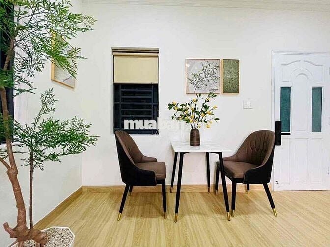 CHO THUÊ CĂN HỘ BAN CÔNG TO NGAY NGUYỄN VĂN CỪ NỘI THẤT MỚI GIÁ RẺ T10
