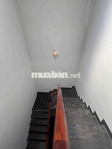Cho thuê nhà HXH P14,GV, 5pn,5wc . Giá chỉ 15tr/ tháng
