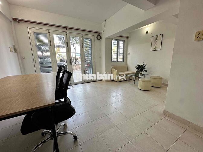 Mặt bằng MT Phạm Văn Đồng, 2 tầng, 3 phòng ngủ, bếp, 2 máy lạnh, đậu ô