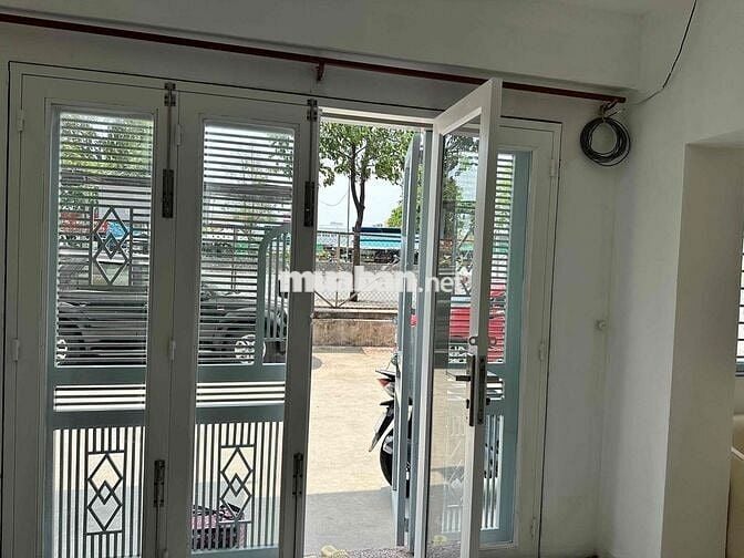 Mặt bằng MT Phạm Văn Đồng, 2 tầng, 3 phòng ngủ, bếp, 2 máy lạnh, đậu ô