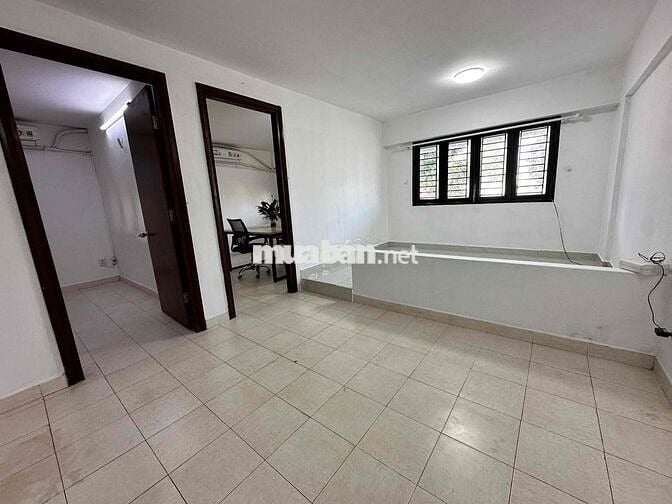 Mặt bằng MT Phạm Văn Đồng, 2 tầng, 3 phòng ngủ, bếp, 2 máy lạnh, đậu ô