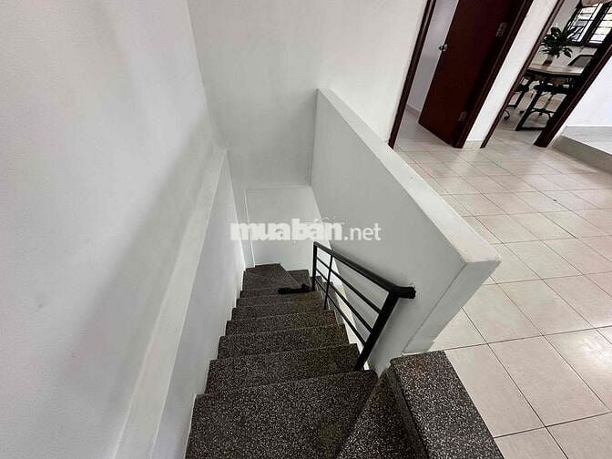 Mặt bằng MT Phạm Văn Đồng, 2 tầng, 3 phòng ngủ, bếp, 2 máy lạnh, đậu ô