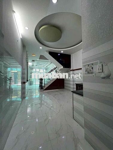 Cho thuê nhà HXH P14,GV, 5pn,5wc . Giá chỉ 15tr/ tháng