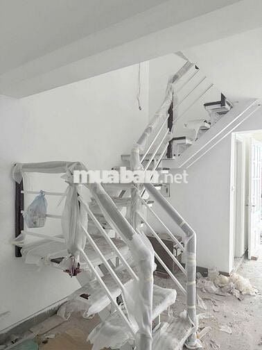 Biệt thự sân vườn tại Nguyễn Văn Cừ - MT khủng 7.6m - Giá đầu tư
