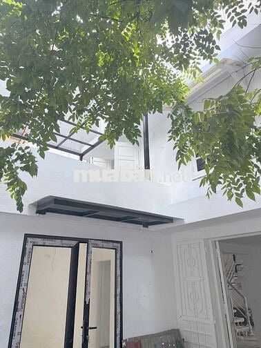 Biệt thự sân vườn tại Nguyễn Văn Cừ - MT khủng 7.6m - Giá đầu tư