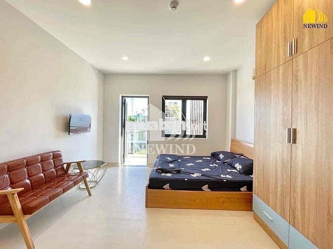 Căn Hộ Ban Công Thoáng Mát Ngay Chợ Nguyễn Văn Trỗi