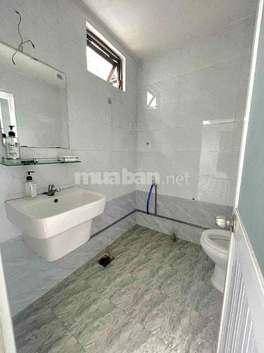 NHÀ 110M - XÂY 4 TẦNG - MẶT TIỀN ĐƯỜNG 26 - CÁCH ME TRO 100M ( 20 TỶ )