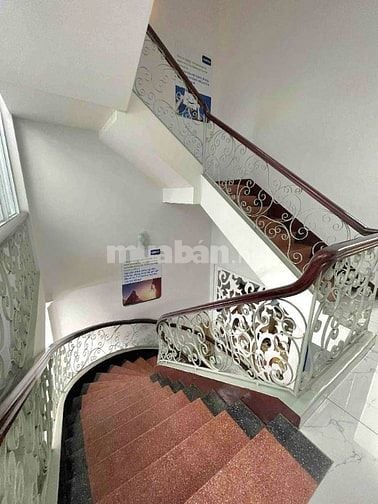 NHÀ 110M - XÂY 4 TẦNG - MẶT TIỀN ĐƯỜNG 26 - CÁCH ME TRO 100M ( 20 TỶ )