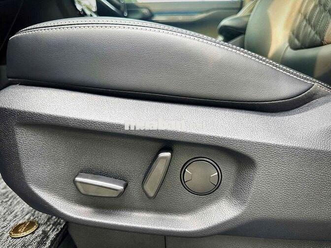 Ford Everest 2025 Titanium Plus 2.0L 4x4 AT - 4000