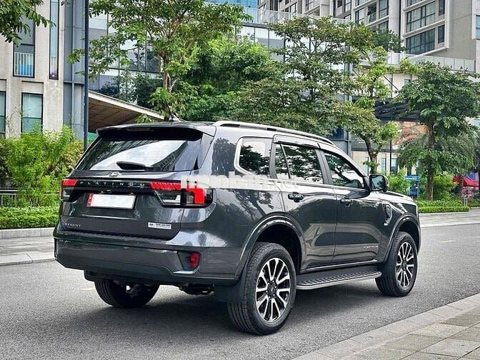 Ford Everest 2025 Titanium Plus 2.0L 4x4 AT - 4000
