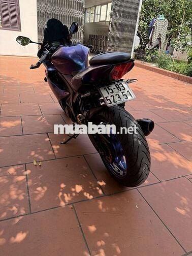 Bán xe Suzuki gsx r150 xanh đổi màu