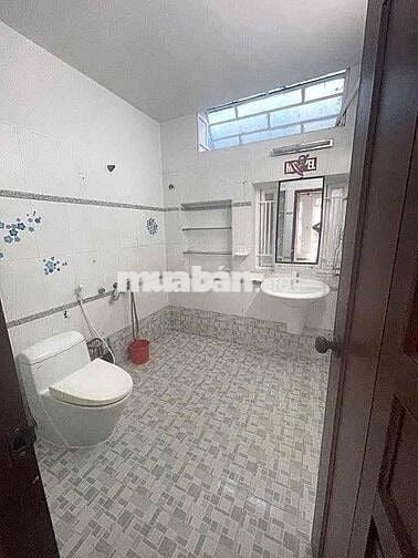 NHÀ THUÊ 4PN GẦN CHỢ PHẠM VĂN HAI P.2 TÂN BÌNH