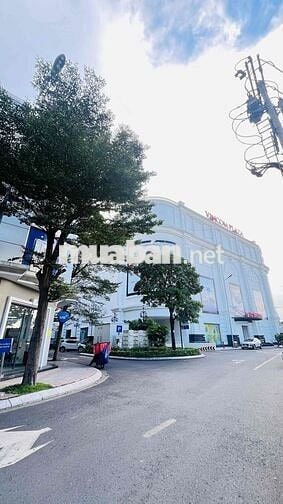 Toà ShopHouse VinCom Dĩ An Ngang 8 Ba Mặt Thoáng