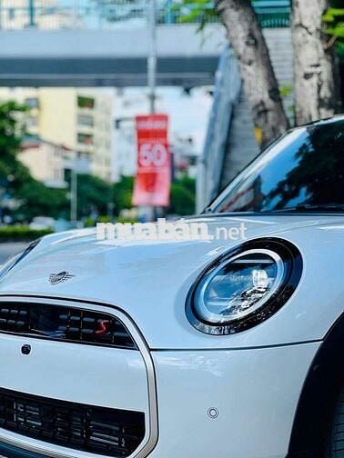 Mini Cooper S 5 Door, thơm mùi mới, đi đúng 143 km