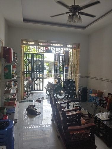 Nhà 1trệt 1 lầu 4x18 mặt tiền sát bên chợ KDC Phú Sinh