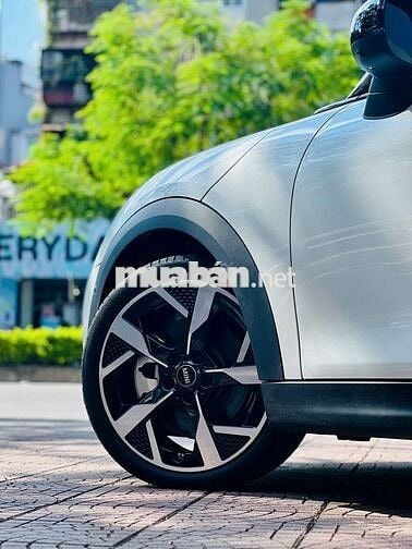 Mini Cooper S 5 Door, thơm mùi mới, đi đúng 143 km