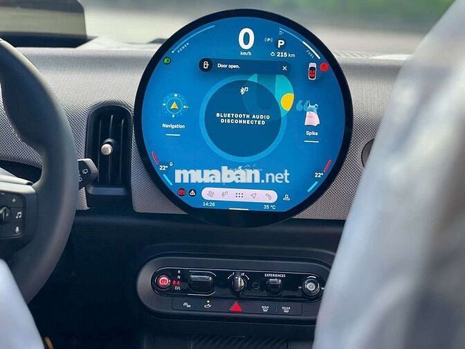 Mini Cooper S 5 Door, thơm mùi mới, đi đúng 143 km