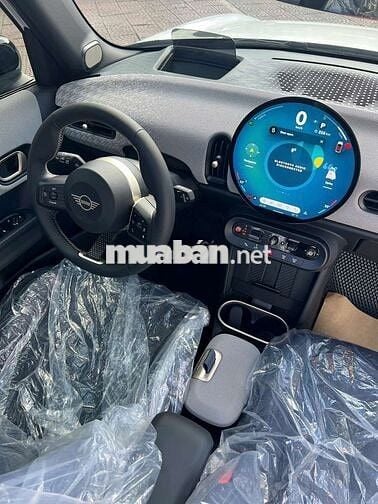 Mini Cooper S 5 Door, thơm mùi mới, đi đúng 143 km